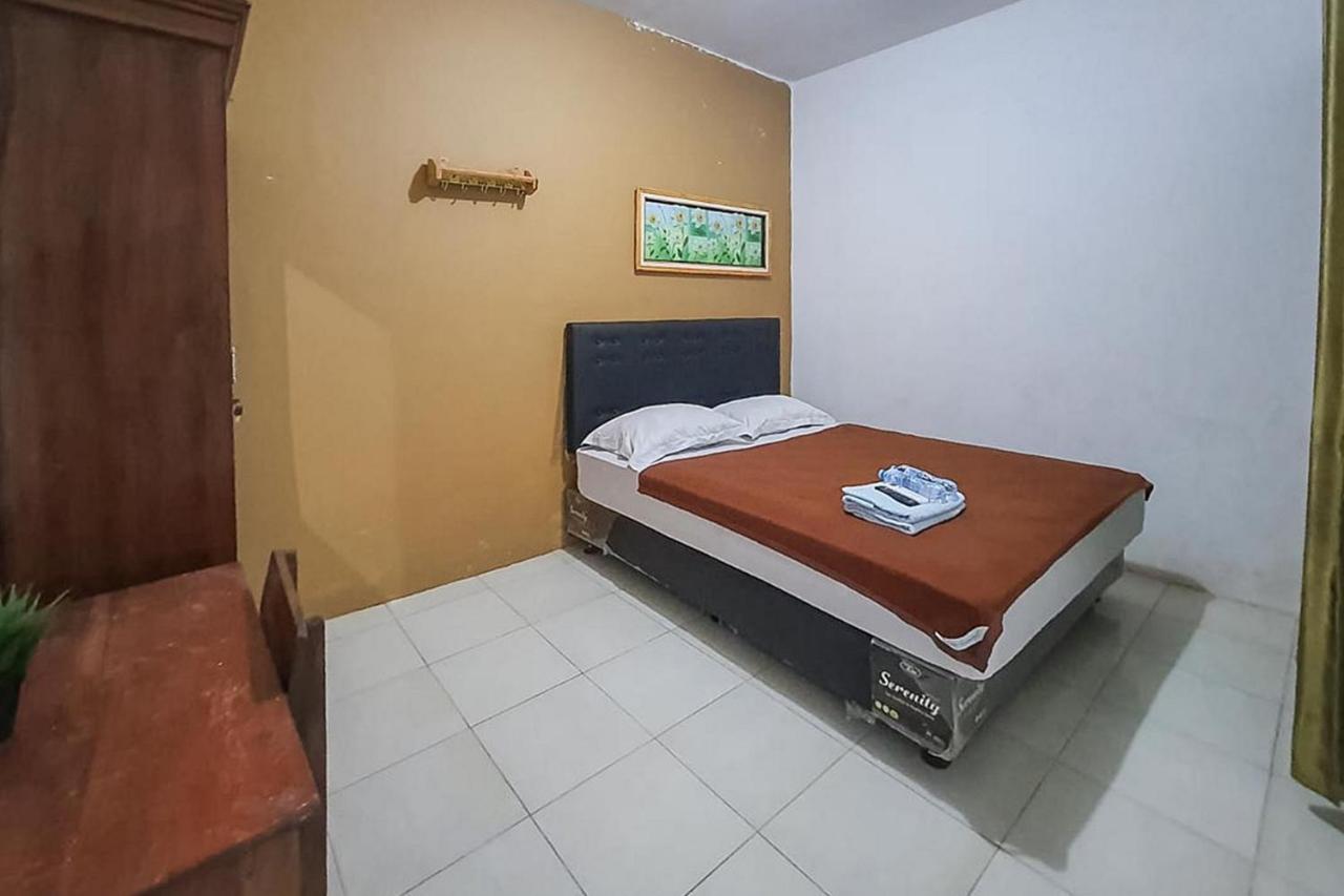 Syafa Homestay Syariah Mitra Reddoorz 투반 외부 사진