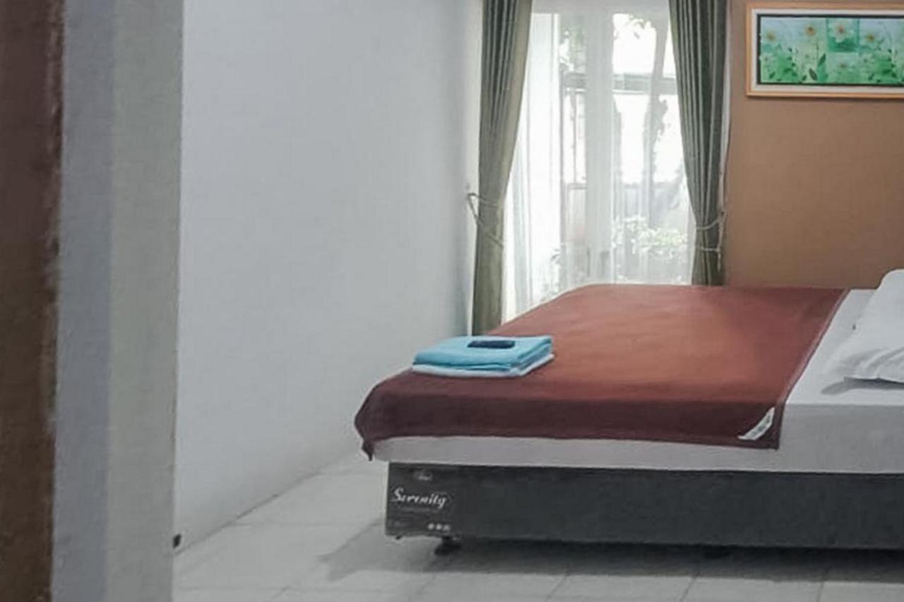 Syafa Homestay Syariah Mitra Reddoorz 투반 외부 사진