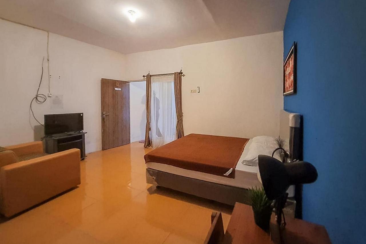 Syafa Homestay Syariah Mitra Reddoorz 투반 외부 사진