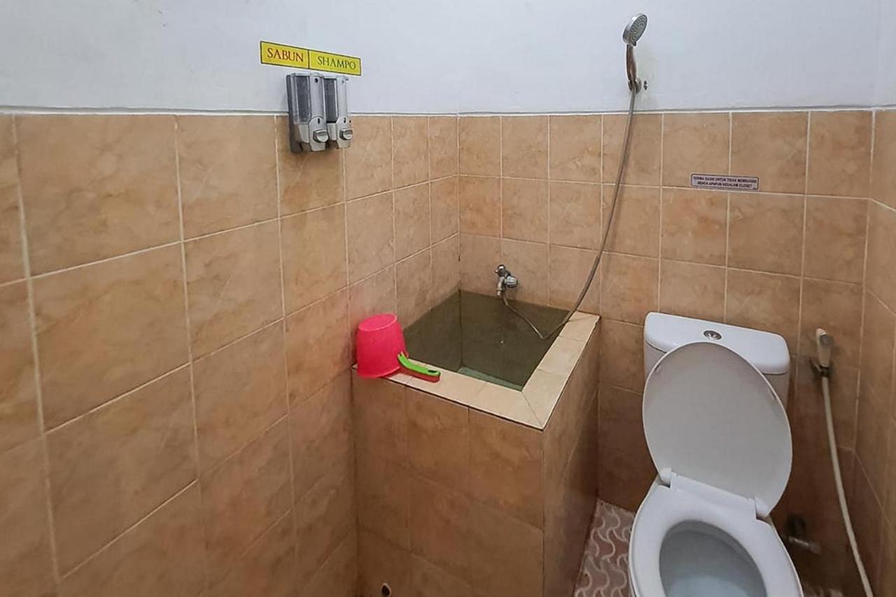 Syafa Homestay Syariah Mitra Reddoorz 투반 외부 사진