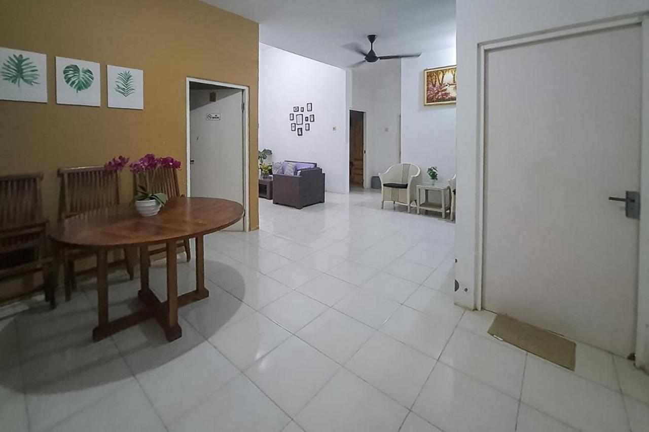 Syafa Homestay Syariah Mitra Reddoorz 투반 외부 사진