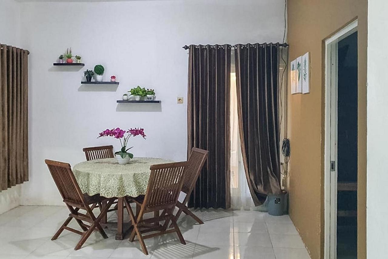 Syafa Homestay Syariah Mitra Reddoorz 투반 외부 사진