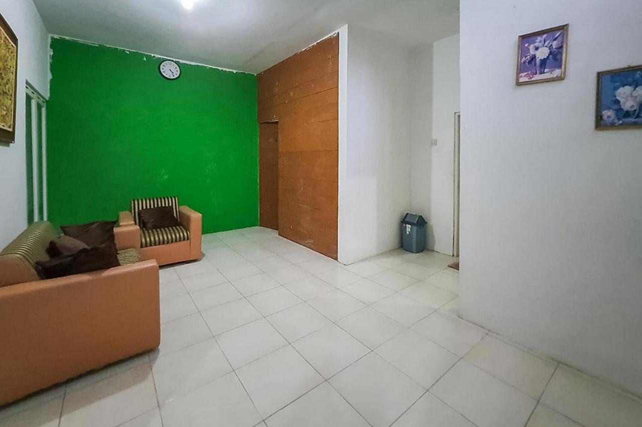 Syafa Homestay Syariah Mitra Reddoorz 투반 외부 사진