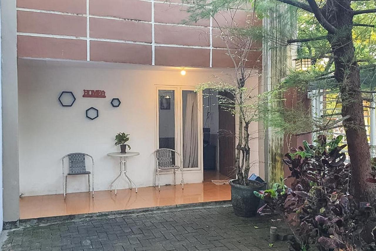 Syafa Homestay Syariah Mitra Reddoorz 투반 외부 사진